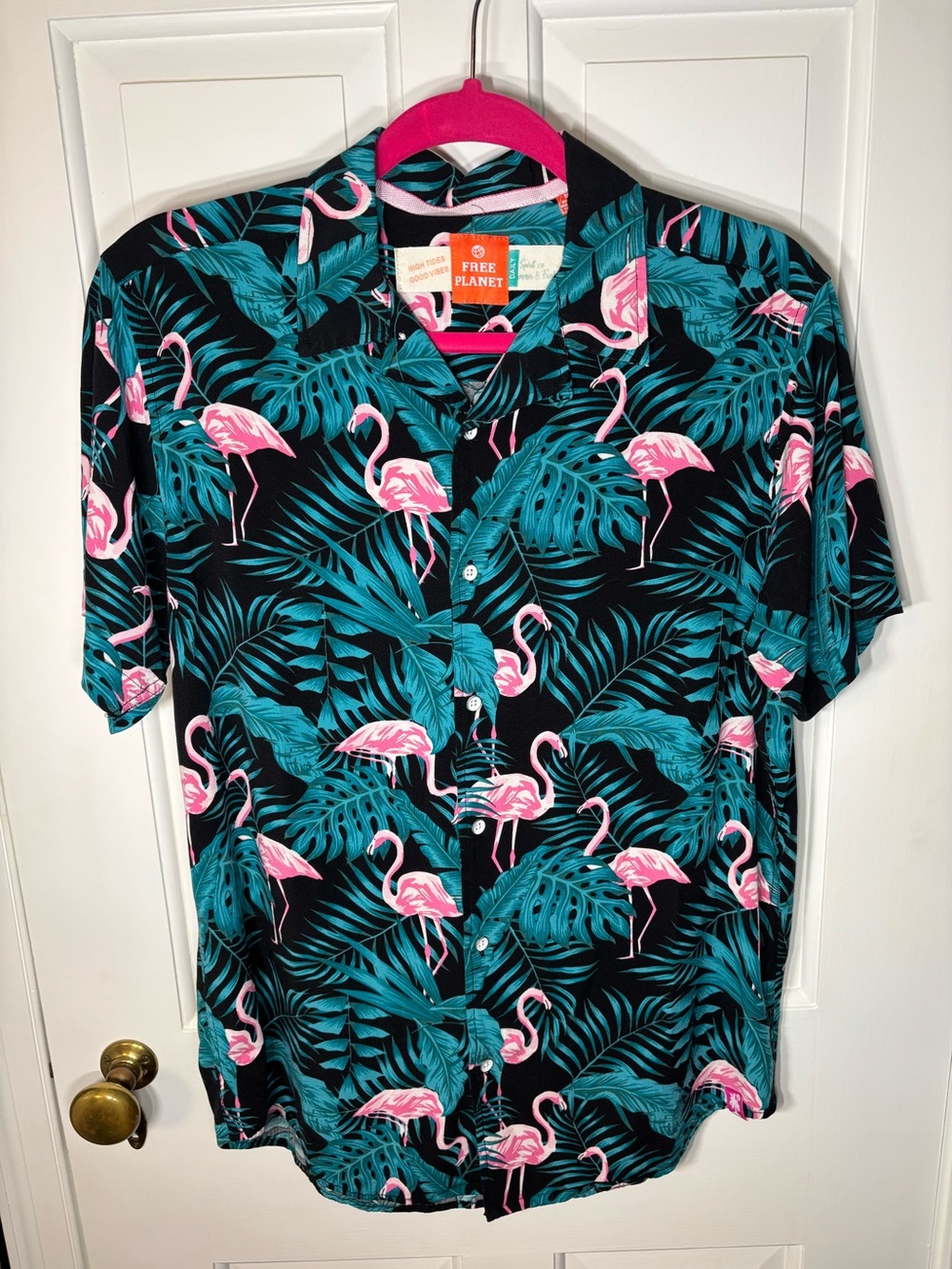 Free Planet Medium Black Button Collared Shirt Pink Flamingos Teal Palm Leaves